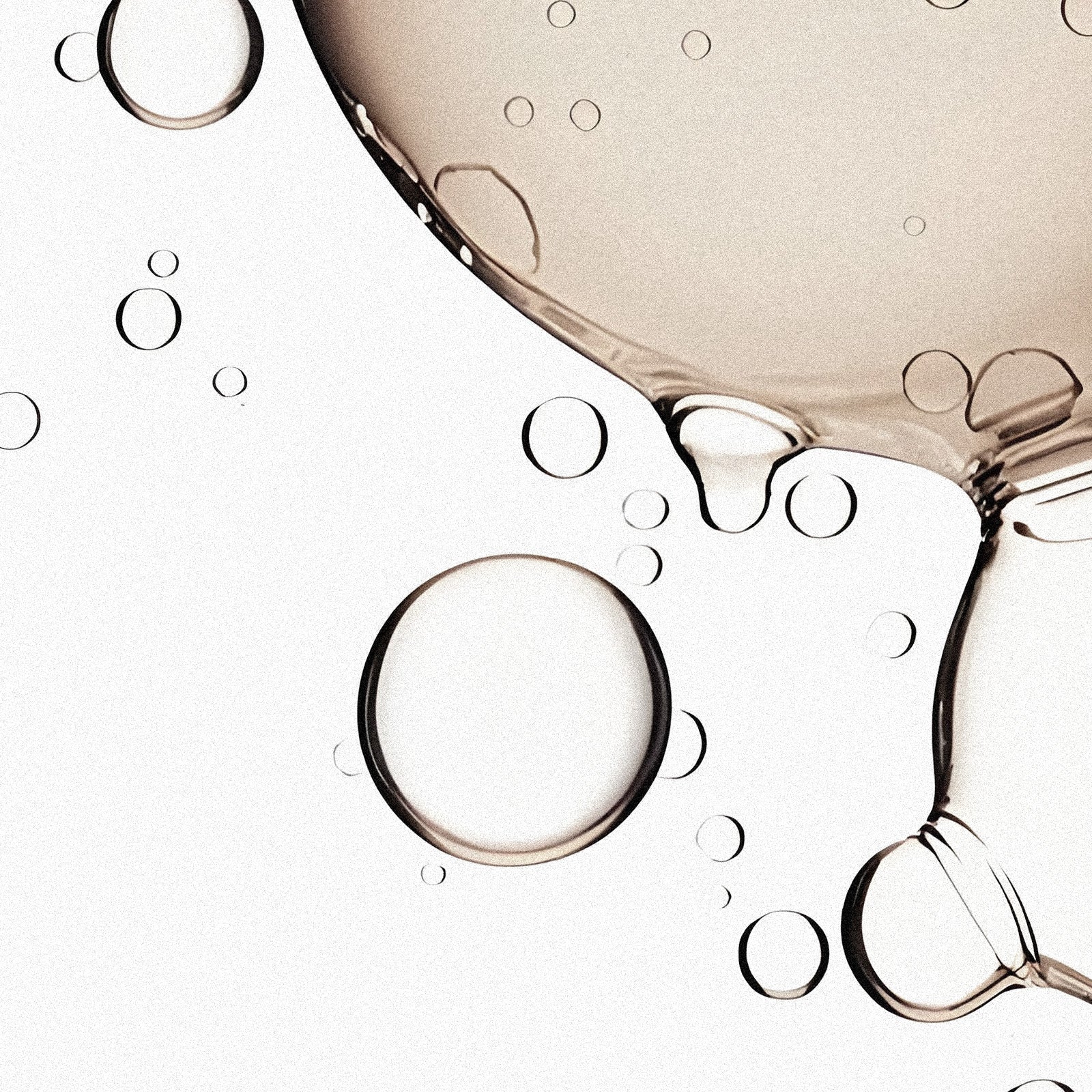 SKIN ACTIVATING MULTIEFFECT SCALP ESSENCE